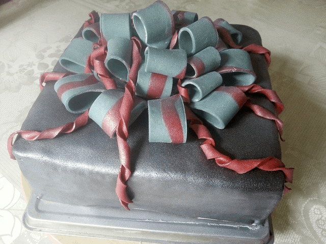 Surprise Cake Delivery online gift ideas