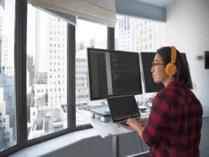 Read more about the article How to Manage Offshore Development Team and Maximize Productivity?