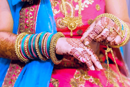 How To Choose Your Saree for Engagement 1